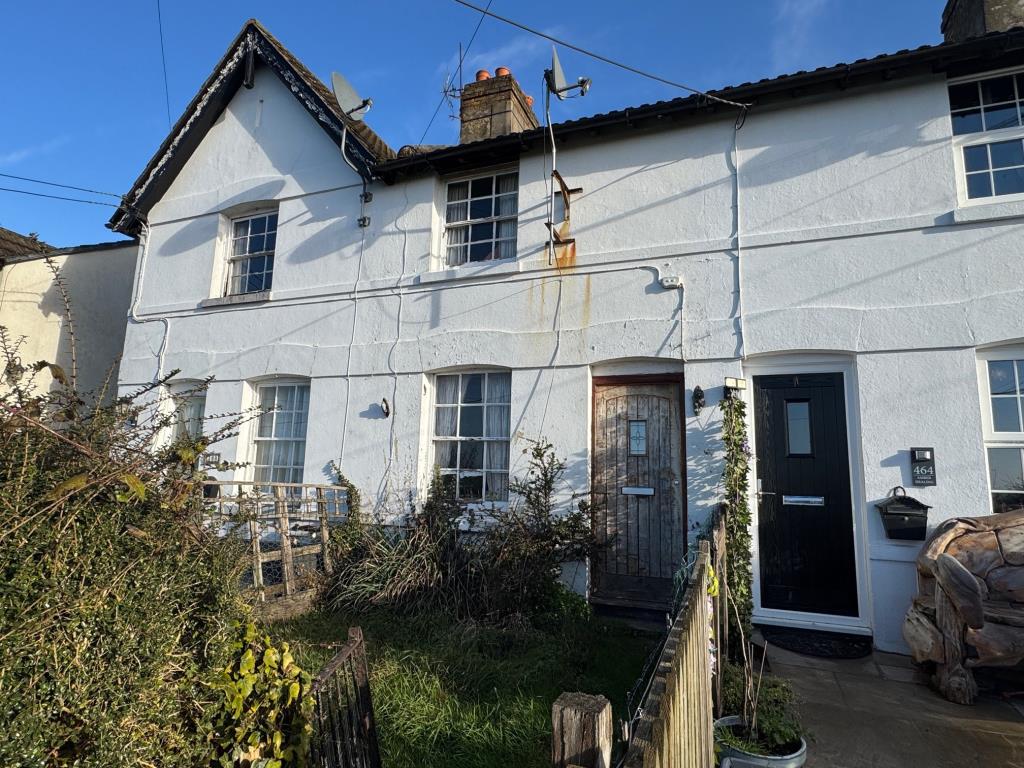 Lot: 132 - MID-TERRACE COTTAGE FOR IMPROVEMENT - Front of property